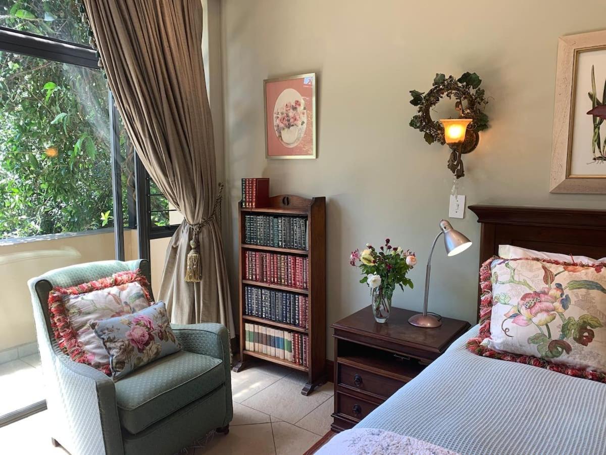 Mountain Rose Guesthouse Луис Трикард Екстериор снимка