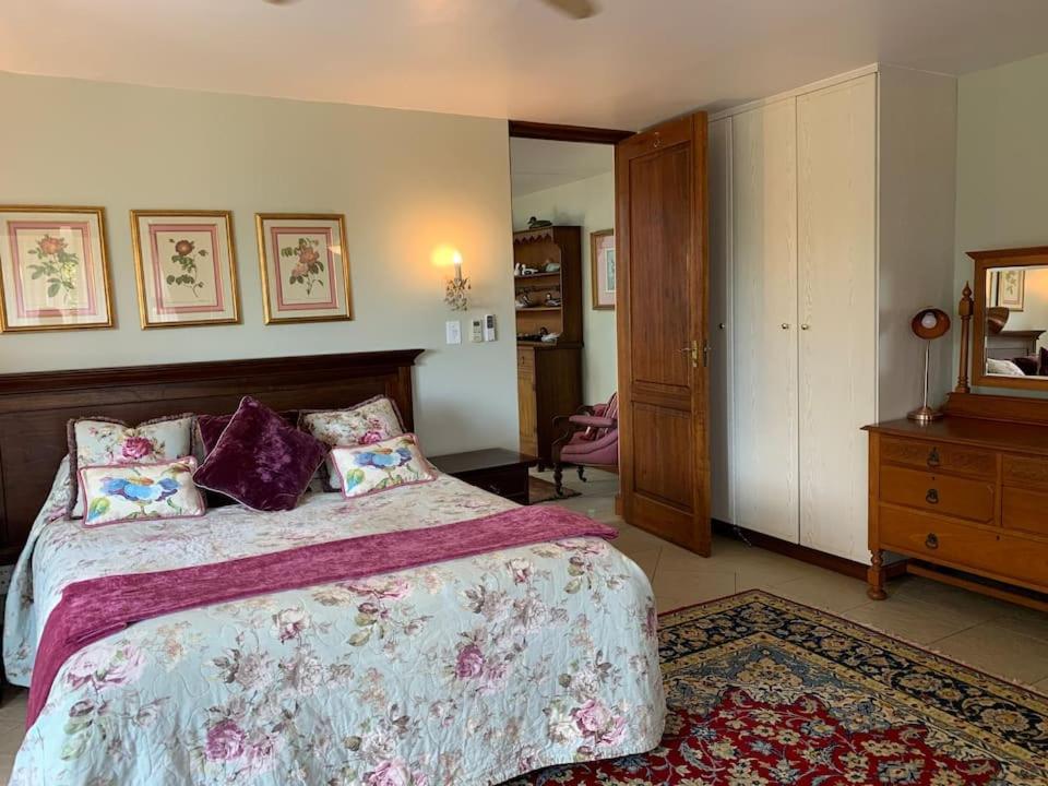 Mountain Rose Guesthouse Луис Трикард Екстериор снимка