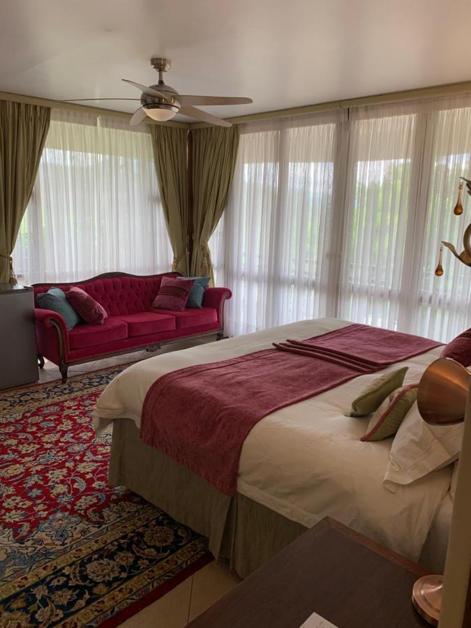 Mountain Rose Guesthouse Луис Трикард Екстериор снимка