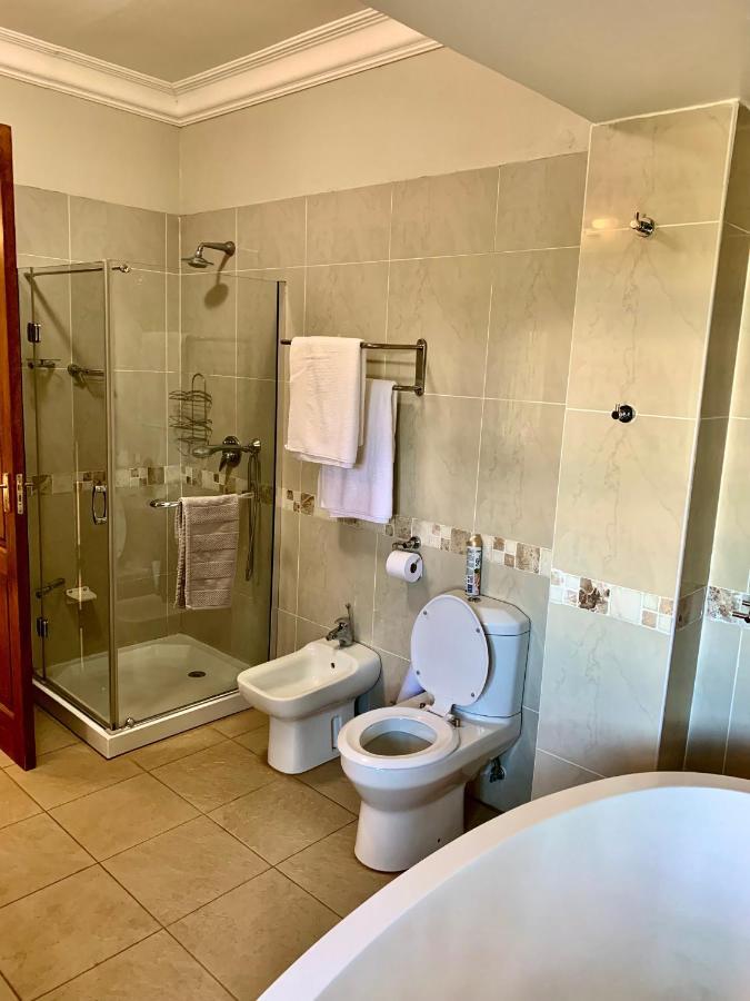 Mountain Rose Guesthouse Луис Трикард Екстериор снимка
