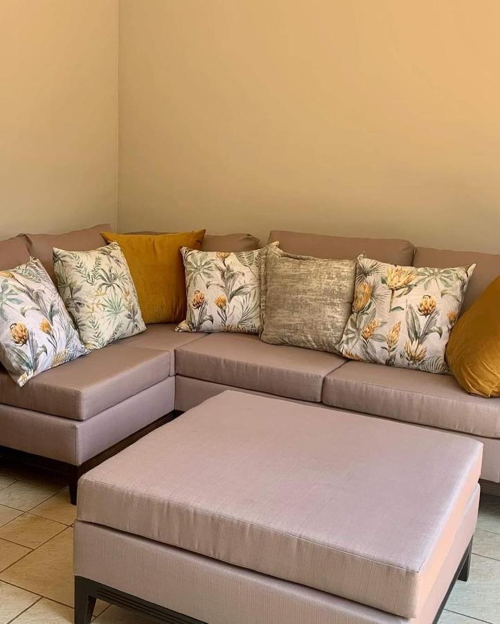 Mountain Rose Guesthouse Луис Трикард Екстериор снимка